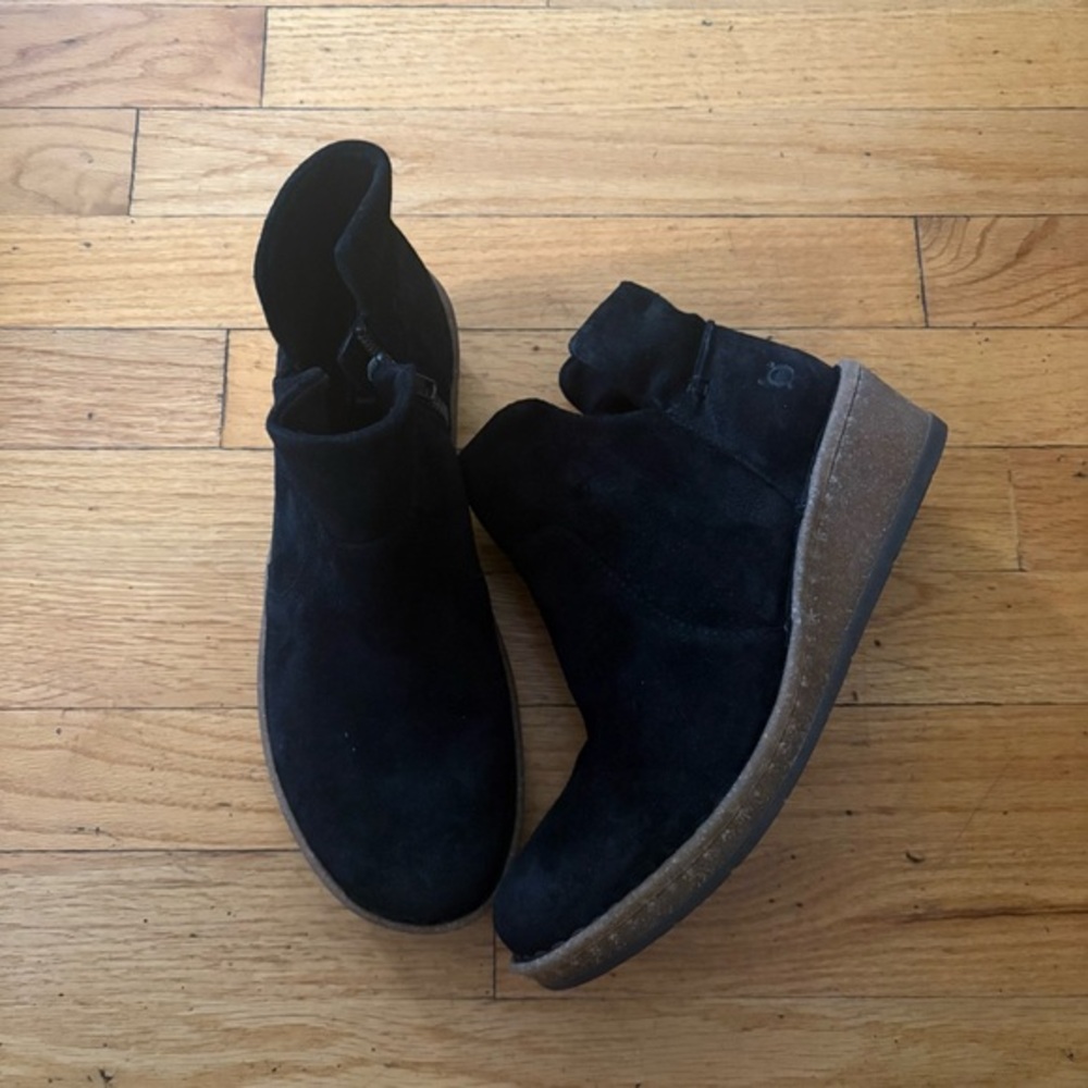 Born Black Leather Wedge Booties Size 9.5